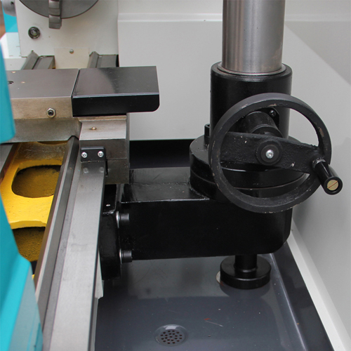 Turnando torno e máquina de moer mp330