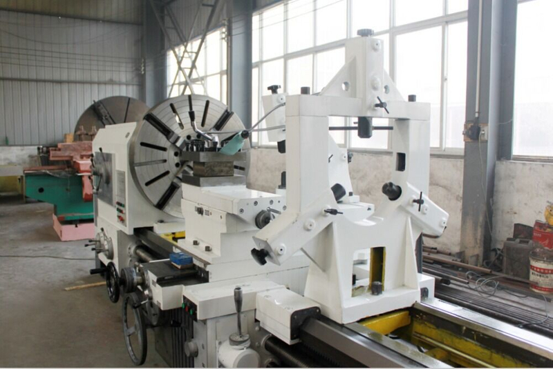 Torno horizontal CW61125-CW61160-CW61180-CW61200-CW61220 