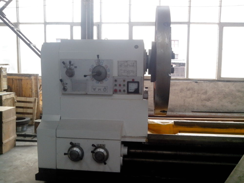Torno horizontal CW61125-CW61160-CW61180-CW61200-CW61220 