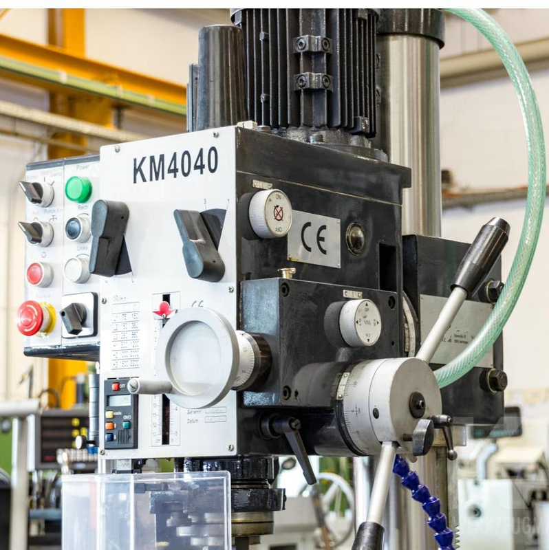 Máquina de perfuração KM4040