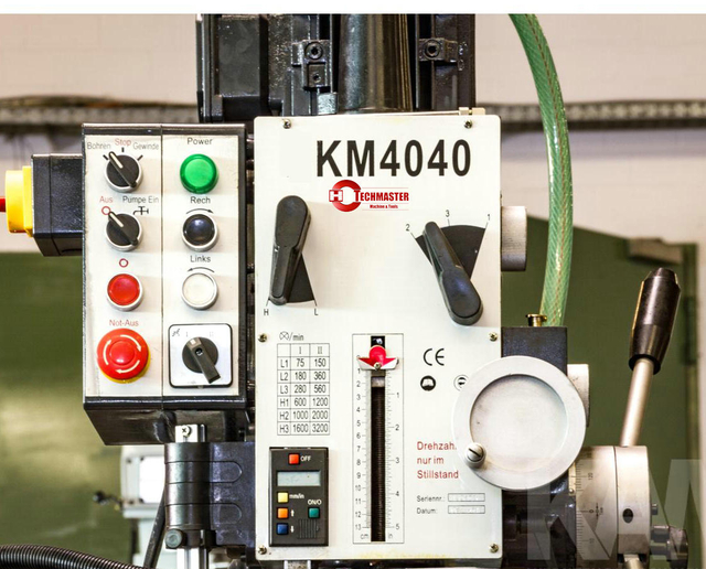 Máquina de perfuração KM4040