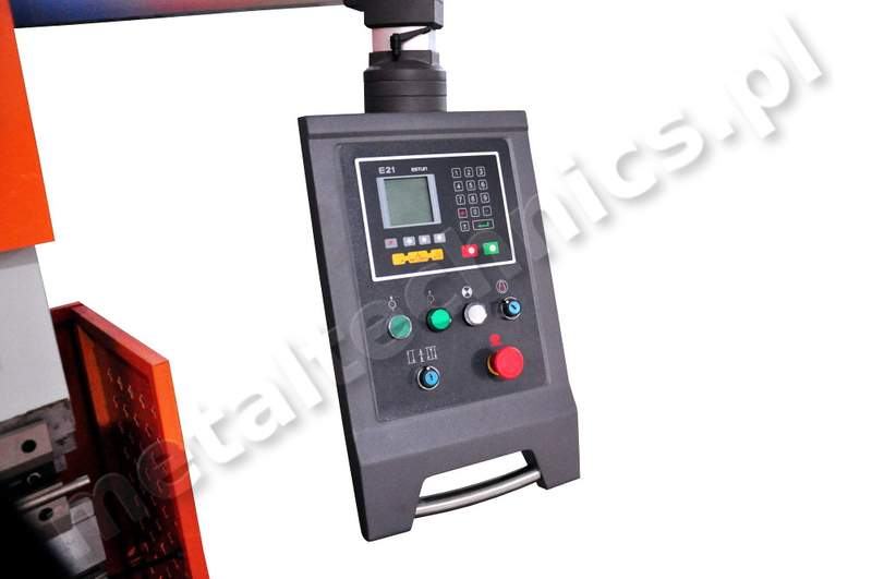 Hydrauliczna Prasa Krawędziowa 30 × 1320 mm