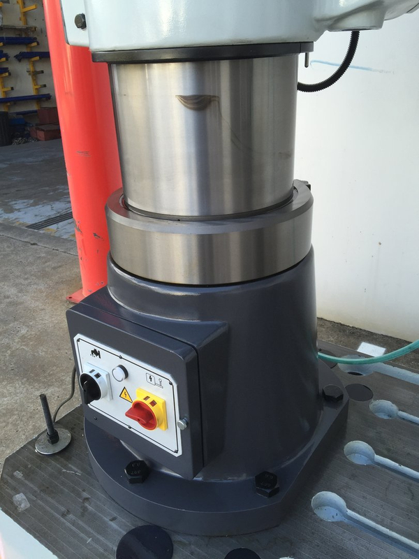 Drill de broca radial STEEILESTER. Braço de 1600 mm, capacidade de perfuração de 50 mm, eixo de 5 mt,