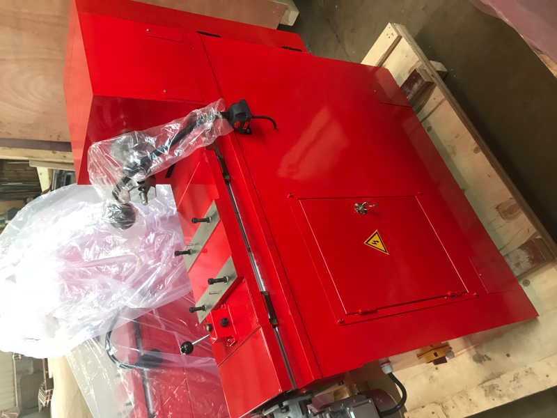 Máquina de perfuração de correio T8216b