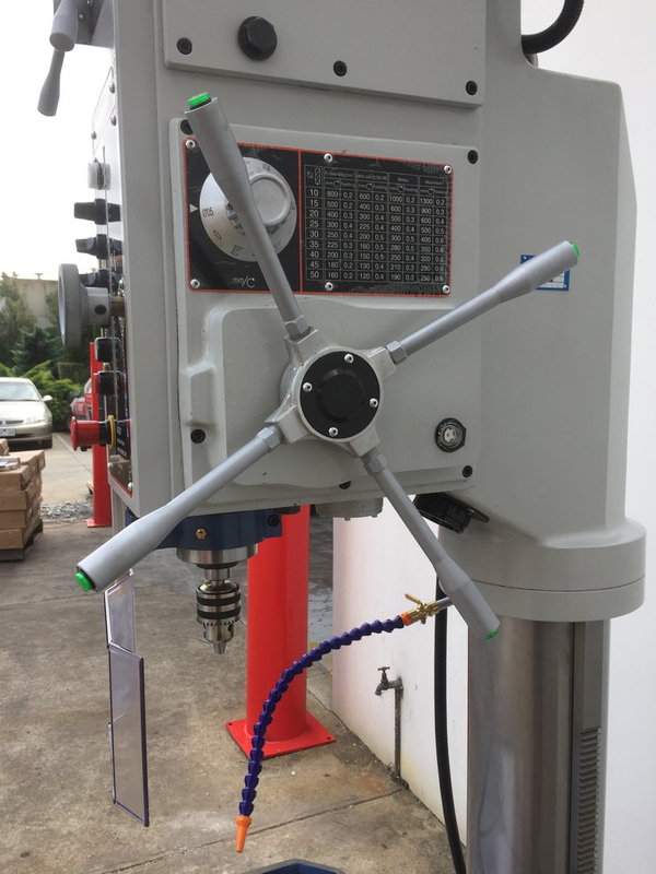 Gpd50ar. 415Volt, exercícios de cabeça com engrenagem com capacidade de 50 mm com alimentação de energia, tabela de energia para cima e para baixo, líquido de arrefecimento