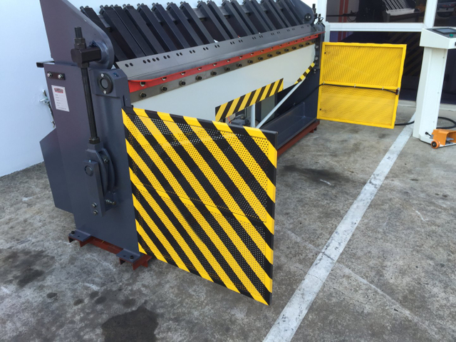  A série industrial PanBrakes apresenta uma gama, incluindo NC hidráulica programável para o modelo semi -hidráulico e manual 