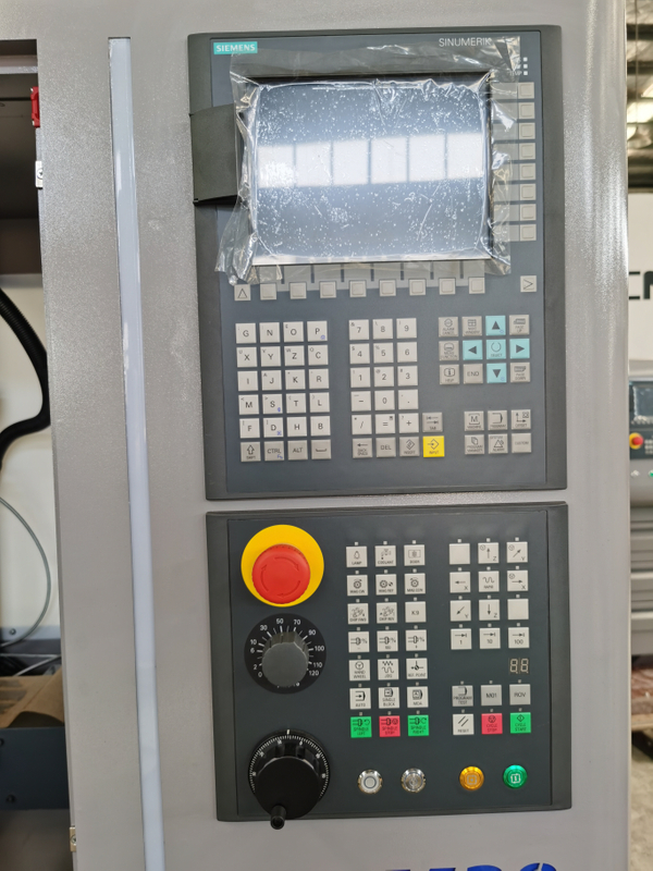 Máquina de moagem CNC XK7113 com o 4º eixo opcional