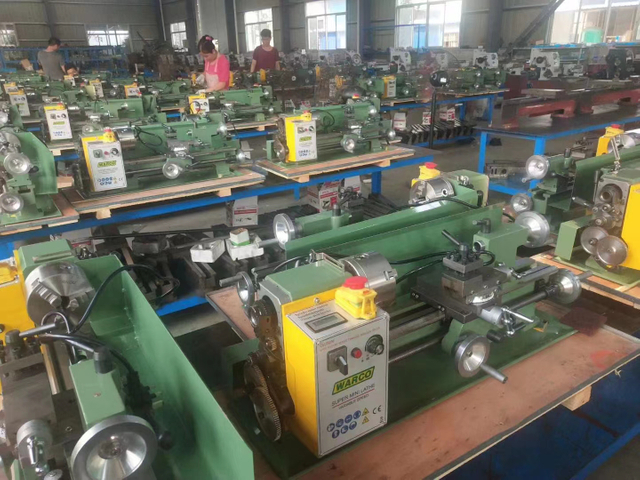 Mini torno CJ0618x350mm Motor DC sem escova 