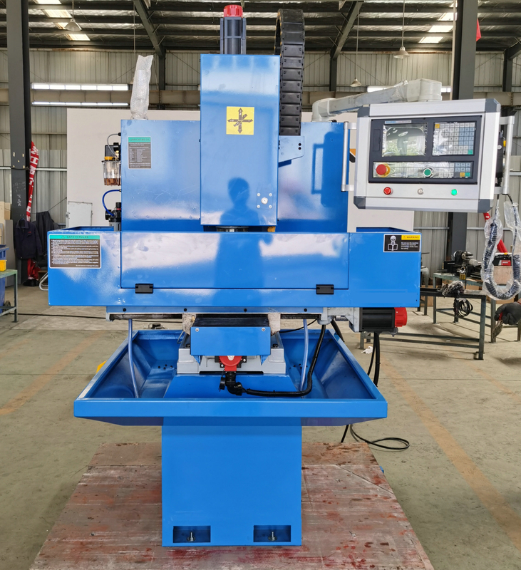 Máquina de moagem CNC XK7124