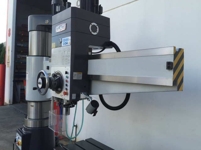 Drill de broca radial STEEILESTER. Braço de 1600 mm, capacidade de perfuração de 50 mm, eixo de 5 mt,