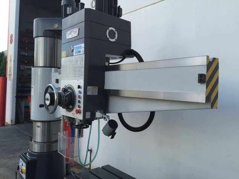 Drill de broca radial STEEILESTER. Braço de 1600 mm, capacidade de perfuração de 50 mm, eixo de 5 mt,