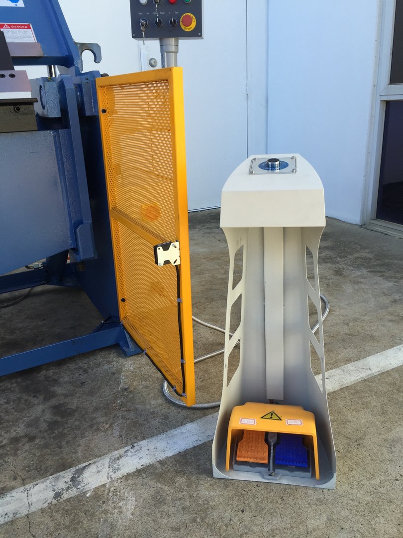 FHPB1304. Pasta PanBrake. Hidráulico completo. 1300 mm x 4mm com configuração rápida de dobra do ângulo.