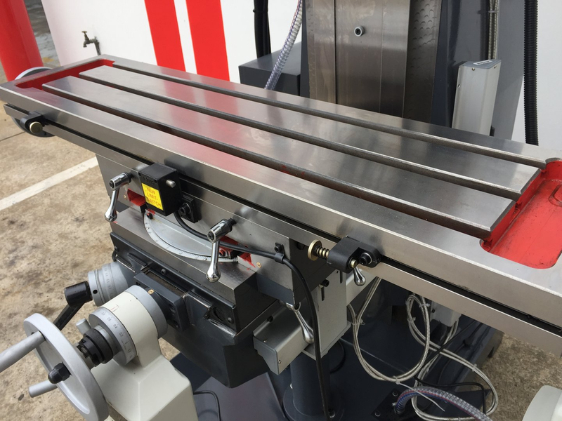 MGH50W. Universal Mill Steelmaster. Velocidade variável, unidade de engrenagem com 3 eixos de leitura digital