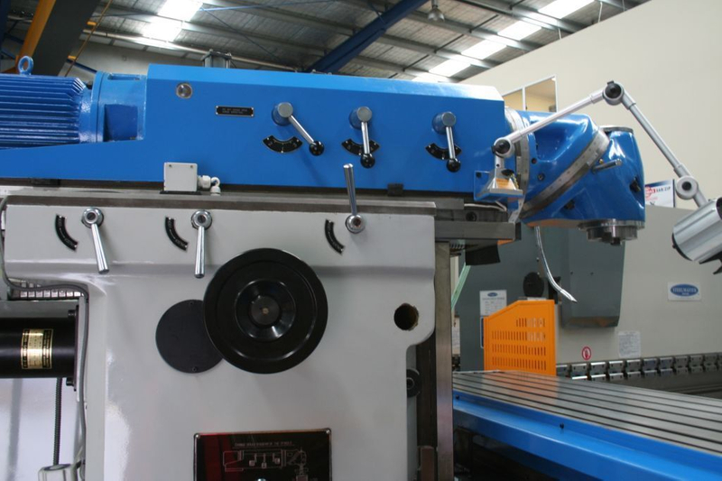 MHD2000. Universal Mill. Tabela ISO 50, 2000mm x 500mm, 3 eixos servo e feeds,