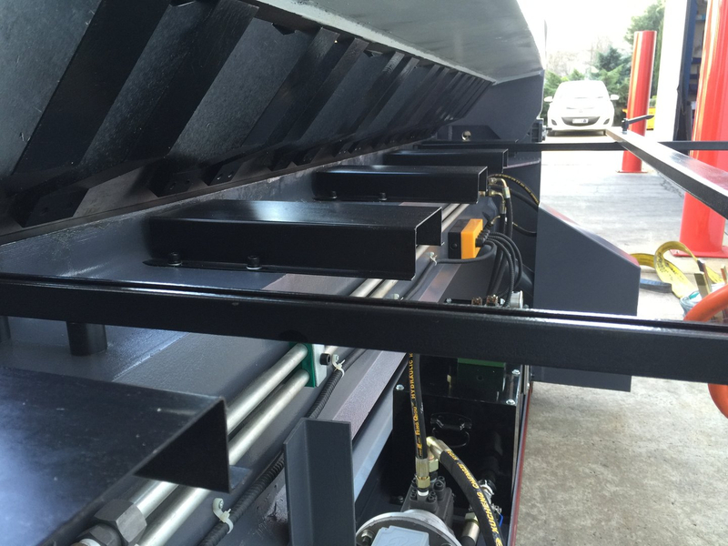  A série industrial PanBrakes apresenta uma gama, incluindo NC hidráulica programável para o modelo semi -hidráulico e manual 