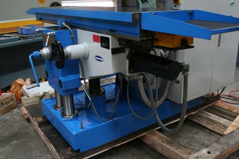 MHD2000. Universal Mill. Tabela ISO 50, 2000mm x 500mm, 3 eixos servo e feeds,