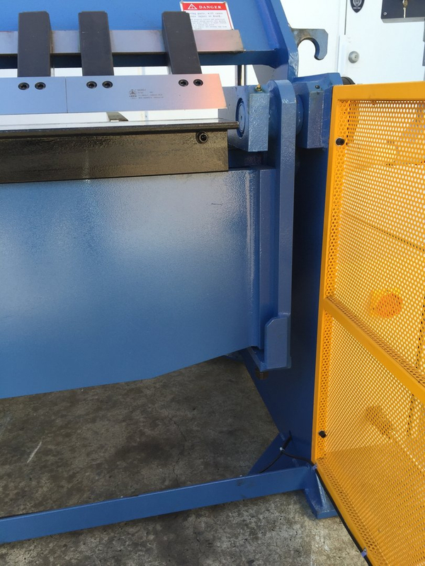 FHPB2504. Pasta PanBrake. Hidráulico completo. 2500 mm x 4mm com configuração rápida de dobra do ângulo.