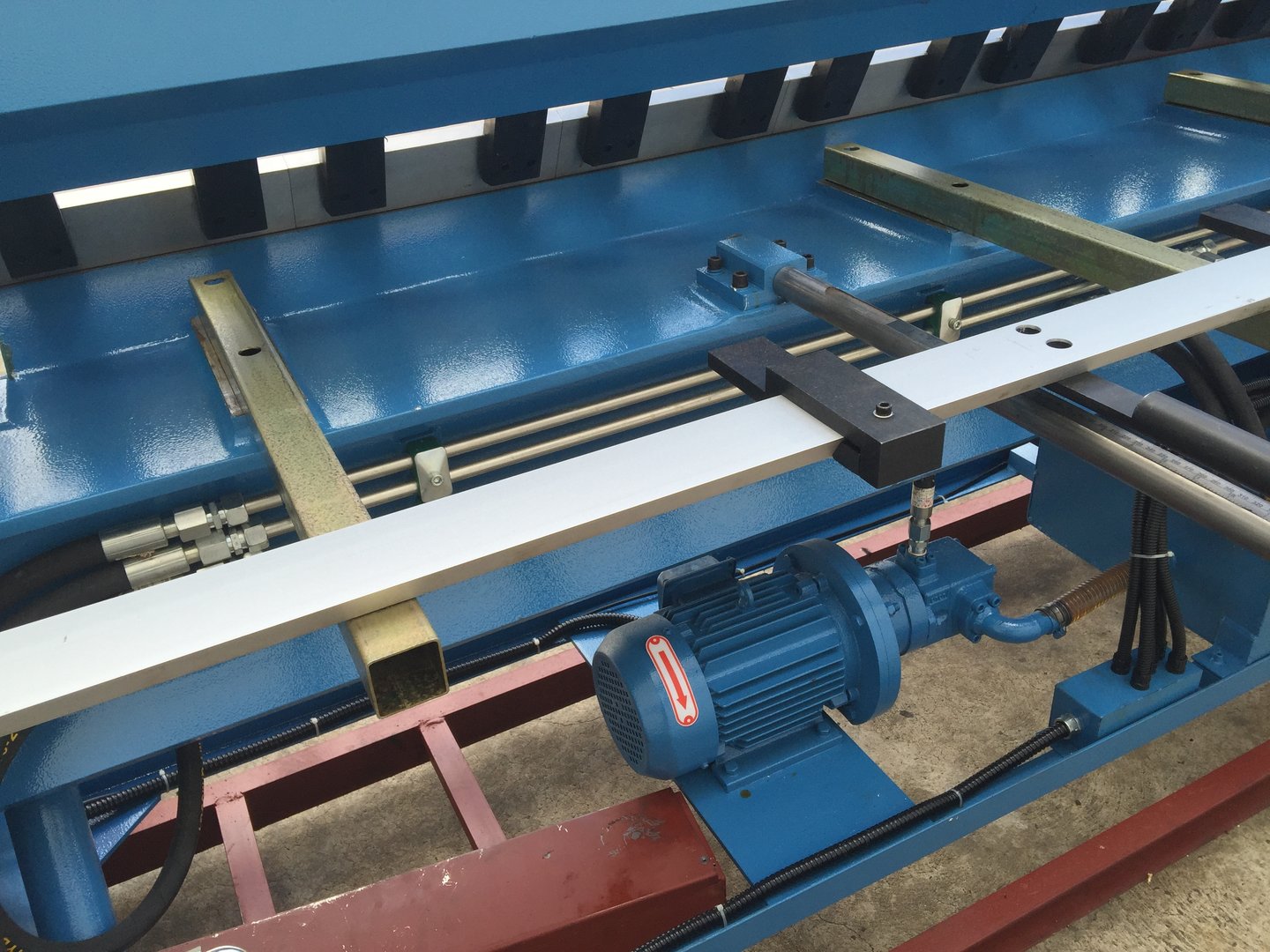 FHPB1304. Pasta PanBrake. Hidráulico completo. 1300 mm x 4mm com configuração rápida de dobra do ângulo.