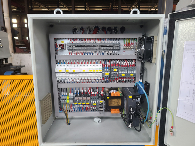 Série QC12K NC Sisão de feixe de balanço hidráulico